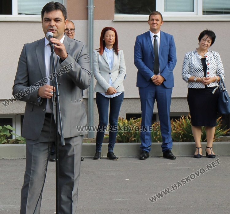Първият звънец удари в СУ "Любен Каравелов"