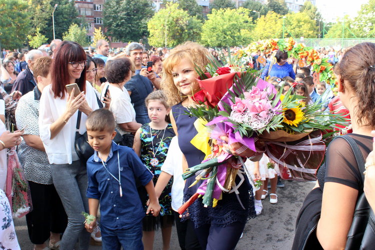 Снимки: ОУ "Алеко Константинов"