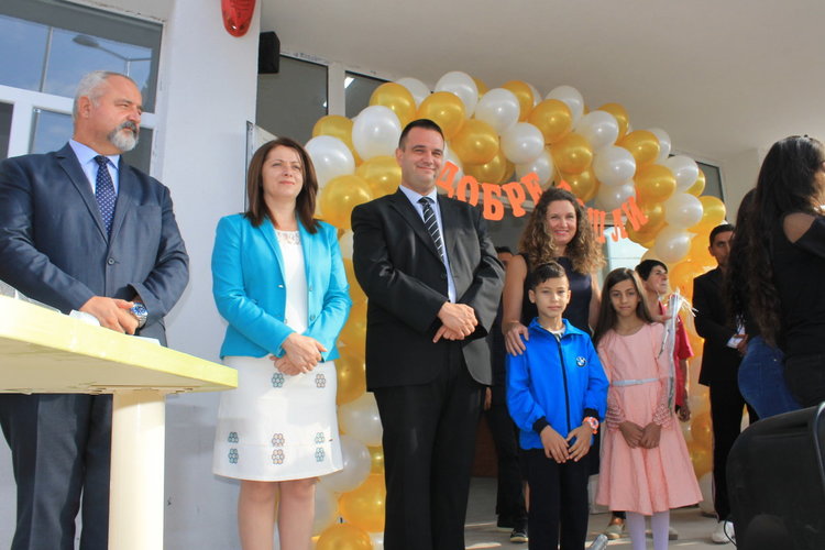 Областният управител Никола Чанев откри учебната година в "Яворов"