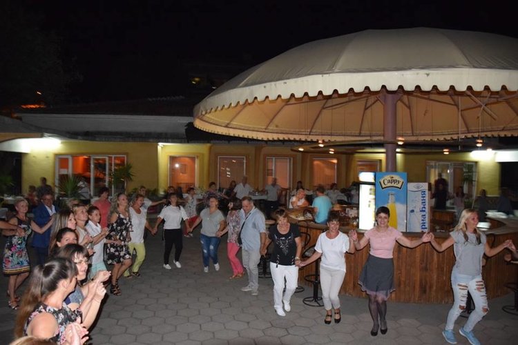 Танцьори се вихриха в Деня на Надежда, Вяра и Любов