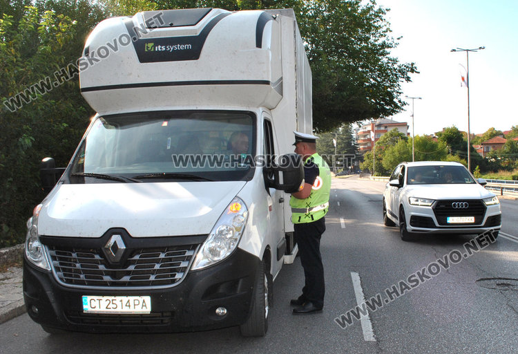 КАТ погна шофьорите за говорене по телефона, глобата 50 лева