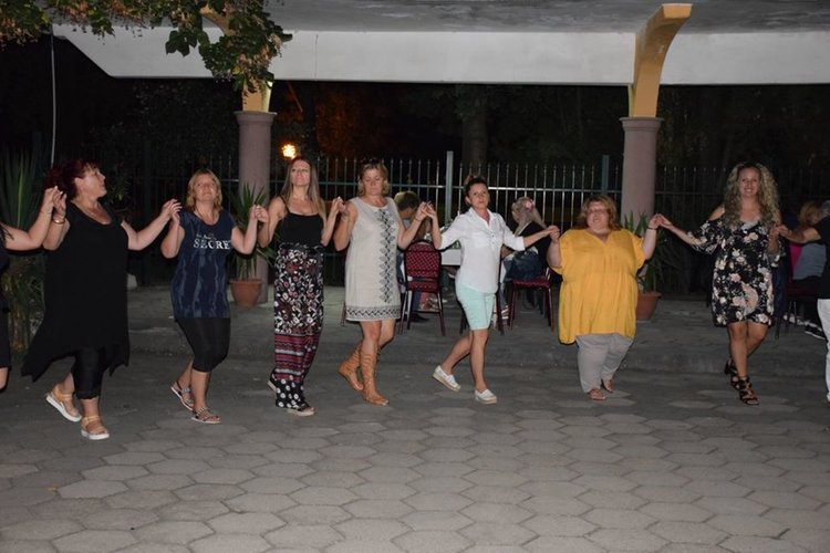 Танцьори се вихриха в Деня на Надежда, Вяра и Любов