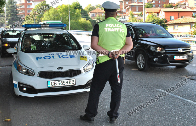 КАТ погна шофьорите за говорене по телефона, глобата 50 лева