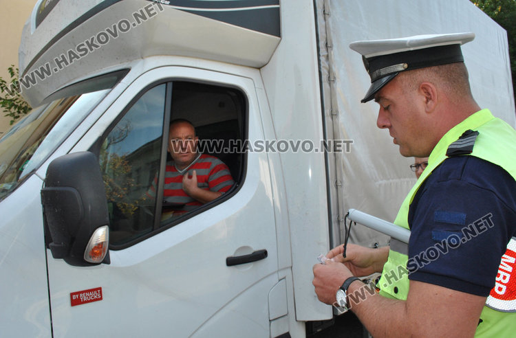 Водачът на камиона, който твърдеше, че е шофирал с колан