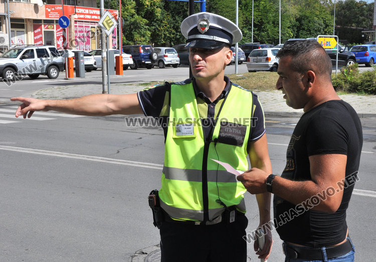 Двама от трима в нарушение в акция на КАТ за пътна безопасност