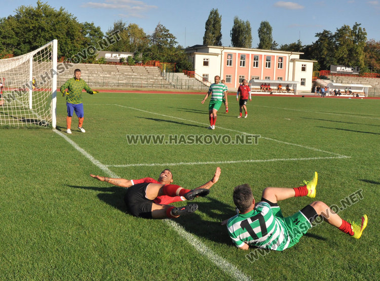 Ветераните на Хасково разгромиха “Хеброс“ на Ямача