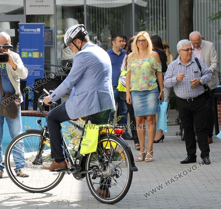Срещу лична карта - безплатен електрически велосипед за час и половина в Димитровград