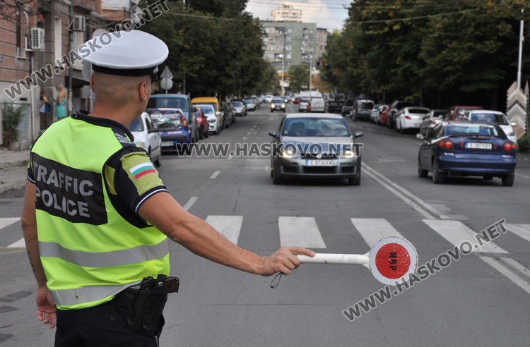 Двама от трима в нарушение в акция на КАТ за пътна безопасност