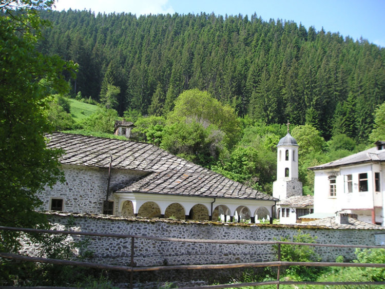 Ще има безплатен транспорт от Смолян за голямото честване на Екзарх Стефан в Широка лъка