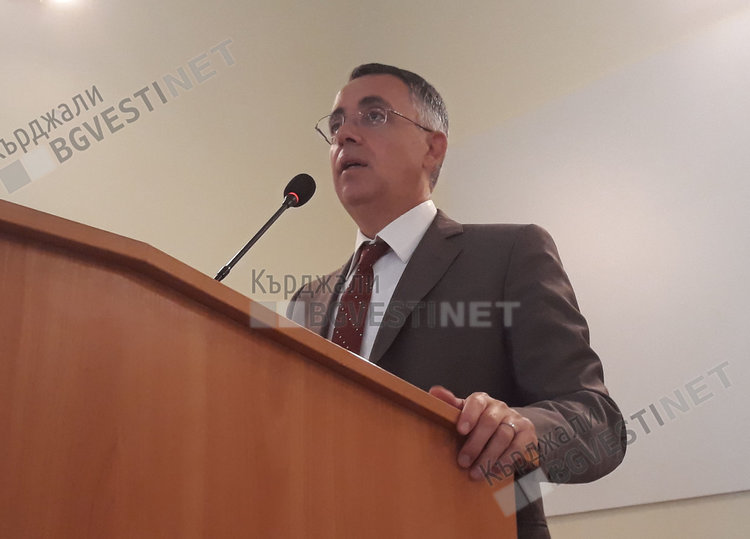 ГЕРБ:Кметът тероризира кърджалийци! ДПС: Премиерът извършва икономически геноцид към Кърджали!