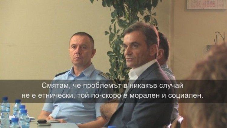 Роми се биха заради момиче, властта вини медиите (видео)