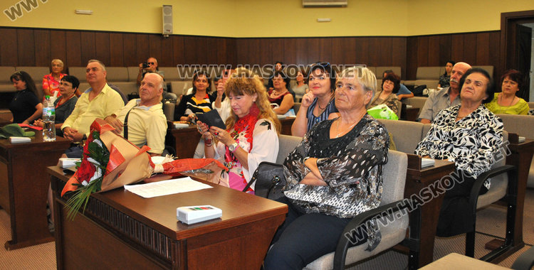 Писатели от 14 държави на посещение в Хасково