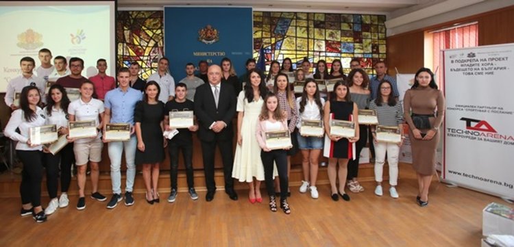 Трима кържалийци отличени от министър Кралев,Ергюнал Сабри с най-много гласове в национален конкурс