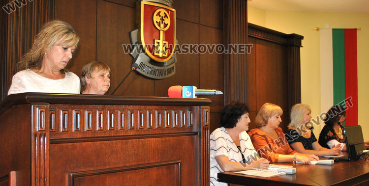 Писатели от 14 държави на посещение в Хасково