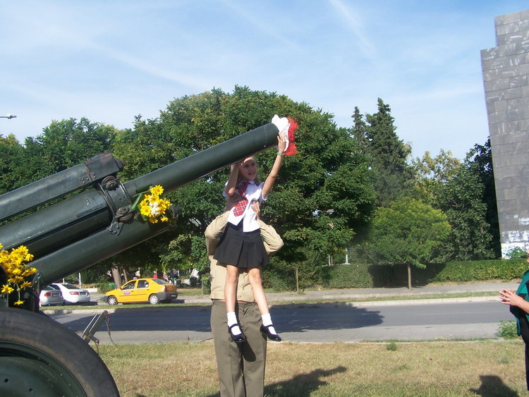 Ден на мира в Кърджали, ветерани и деца заедно на тържество          