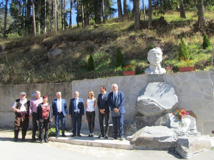 Откриха първия Национален събор на гайдата в Стойките, посветен на Апостол Кисьов-"Чудотвореца"