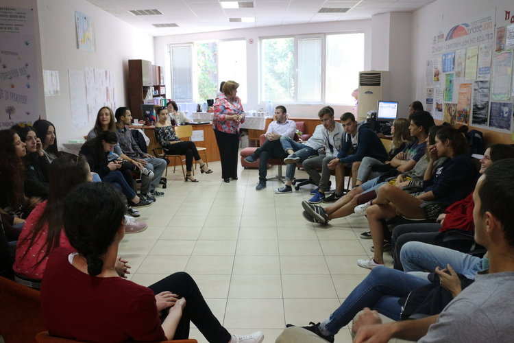 Младежи от пет държави гостуват в Смолян по еко проект-дискутират градската среда