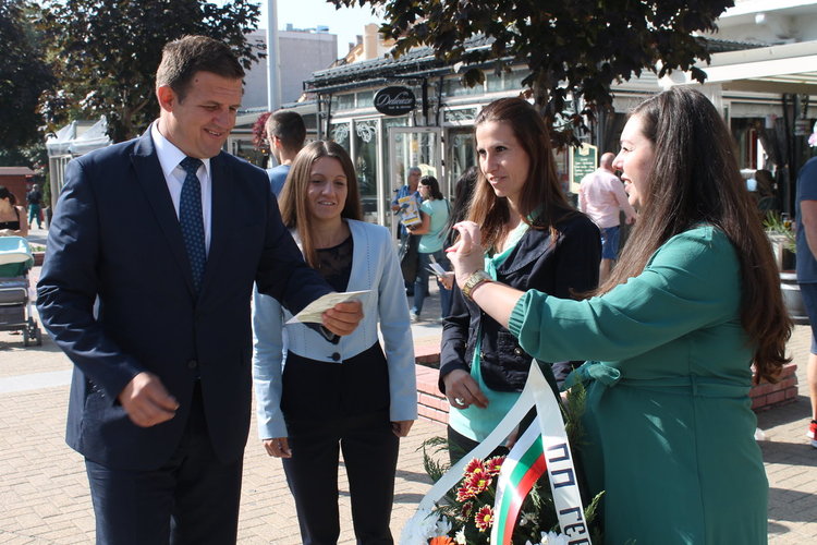 Раздадоха 110 копия от Манифеста на Независимостта