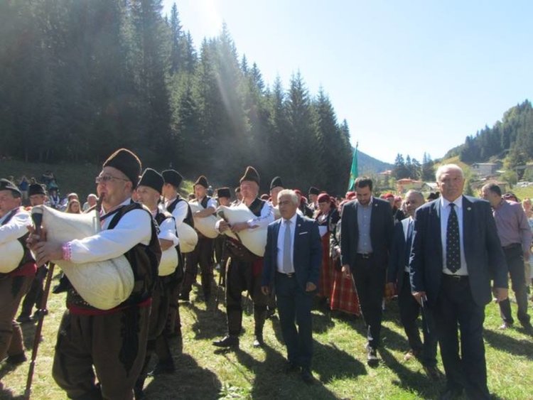 Откриха първия Национален събор на гайдата в Стойките, посветен на Апостол Кисьов-"Чудотвореца"