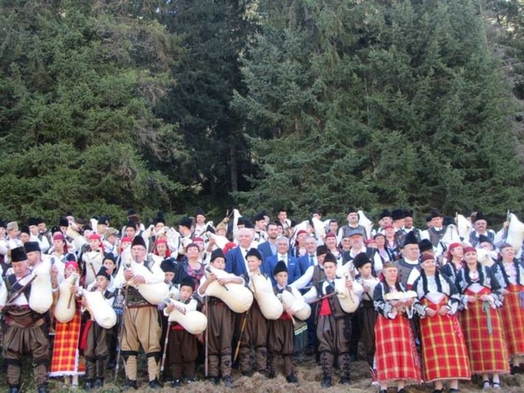 Откриха първия Национален събор на гайдата в Стойките, посветен на Апостол Кисьов-"Чудотвореца"