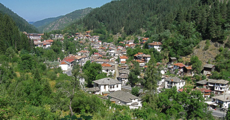 АПИ напомня: На 23 септември за час спира движението по пътя Смолян-Девин