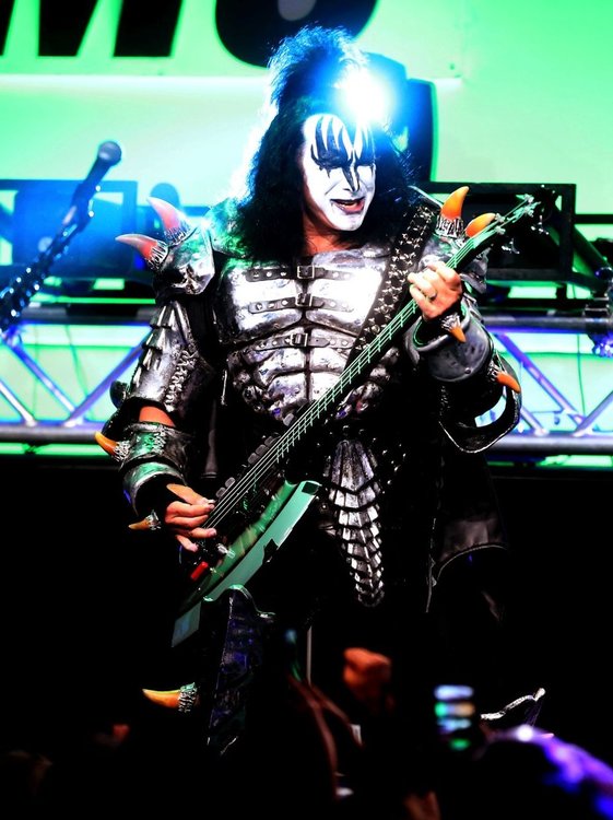 45 години стигат: Последна експлозия от KISS 