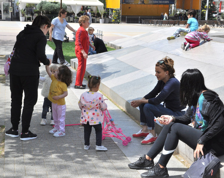 Слънчев понеделник, привечер започва захлаждане