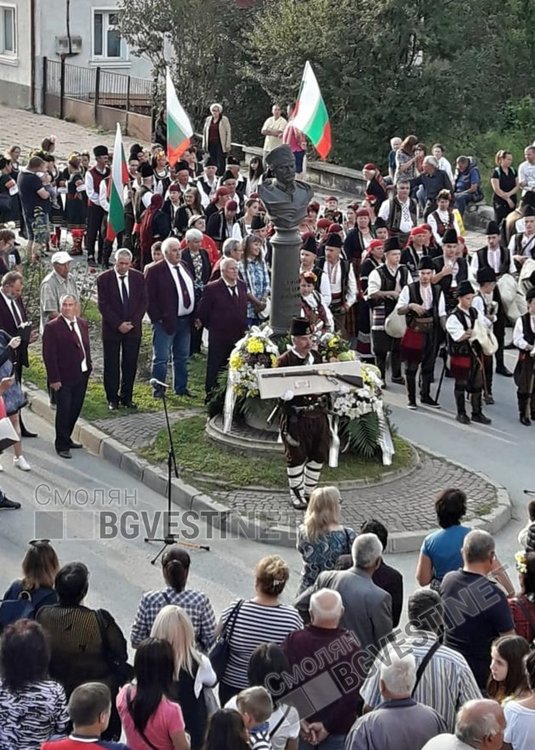Пушката на Капитан Петко войвода предизвика фурор на Хайдушките празници в Чепеларе