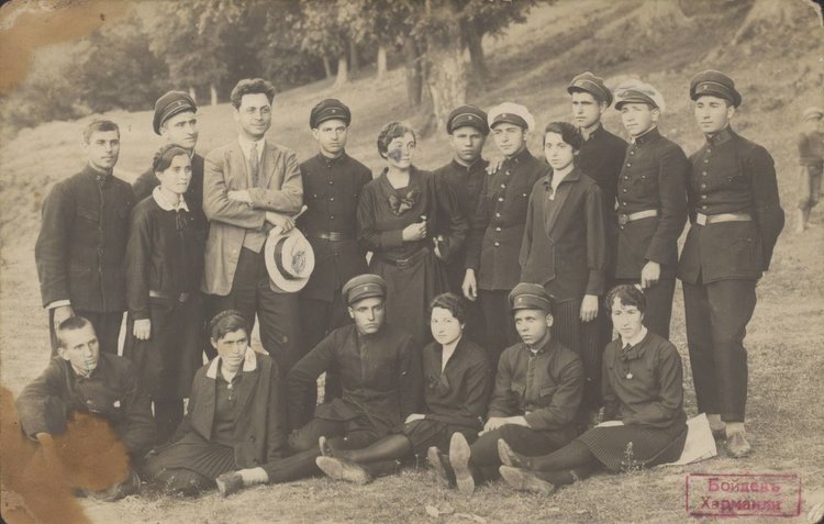 Гемеджиев в гимназията в Харманли