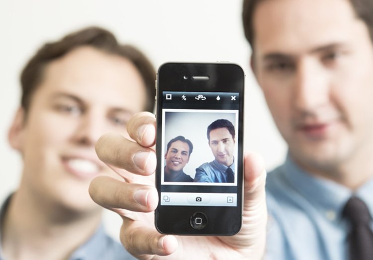 Създателите на Instagram напускат Facebook