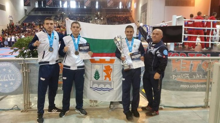 Димитър Петров е новият световен шампион по кикбокс за кадети
