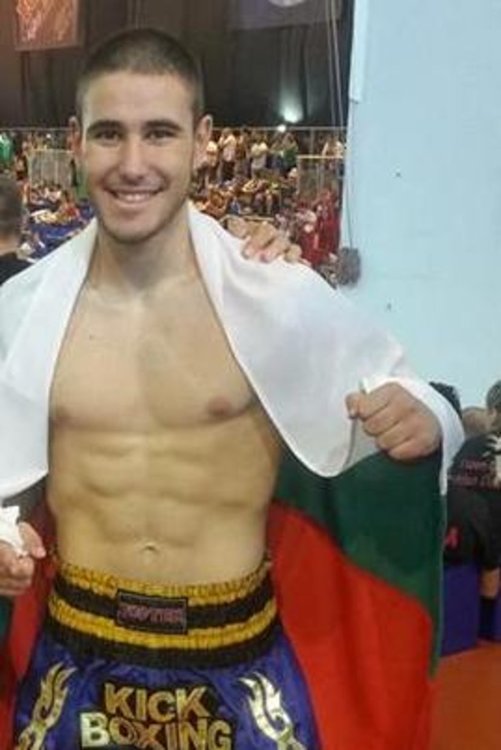 Димитър Петров е новият световен шампион по кикбокс за кадети