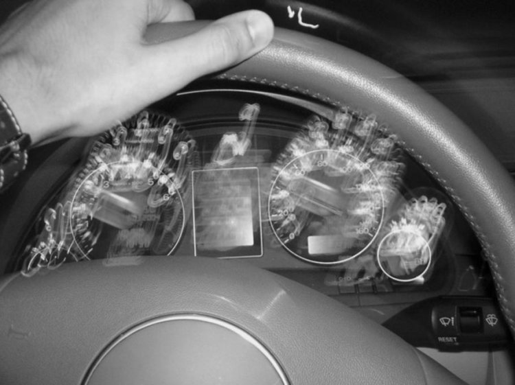 Мъж издъхна зад волана, намериха го във "Фолксваген"-а му