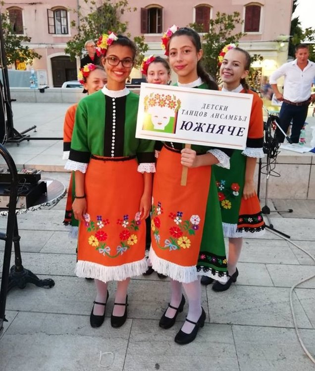 Танцьорите на „Южняче“ със статуетка и диплома от Международен фестивал в Хърватска