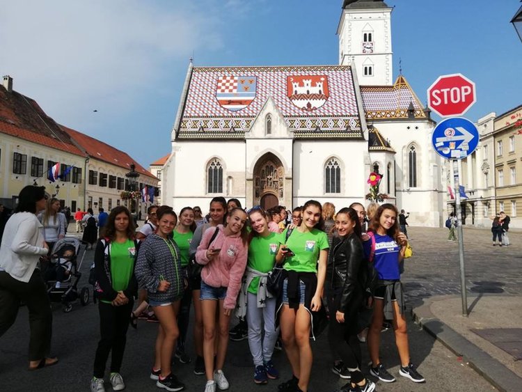 Танцьорите на „Южняче“ със статуетка и диплома от Международен фестивал в Хърватска