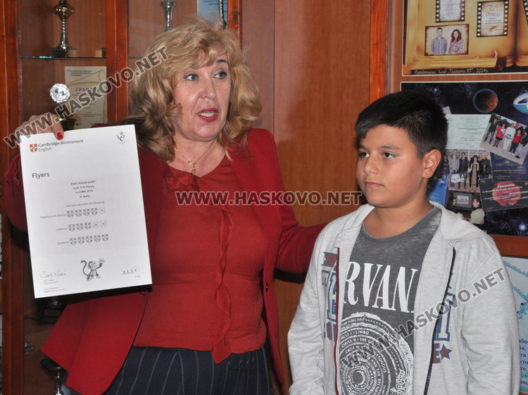 ПМГ с първи сертификат от Кеймбридж и ученик с 209 от 210 т. от изпита