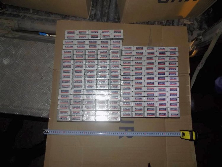 Полицията в Смолян разби канал за контрабанда на цигари, трима в ареста