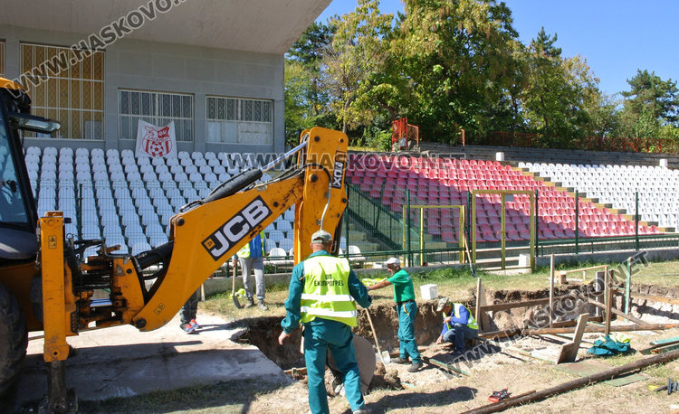 Стадион Хасково с пет нови лекоатлетически сектора
