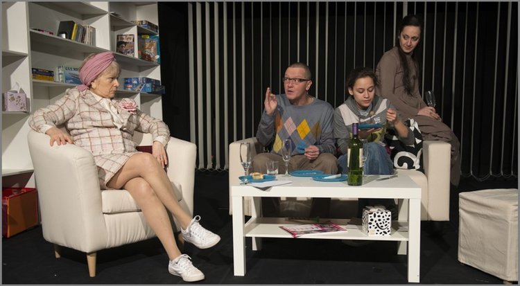 Пиеса с „Пулицър“ гостува в Хасково. „Заешка дупка“ на Театър 199 вдига завесата през октомври