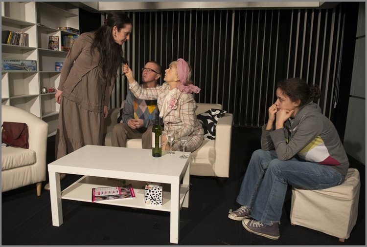 Пиеса с „Пулицър“ гостува в Хасково. „Заешка дупка“ на Театър 199 вдига завесата през октомври