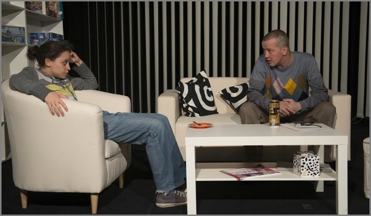 Пиеса с „Пулицър“ гостува в Хасково. „Заешка дупка“ на Театър 199 вдига завесата през октомври