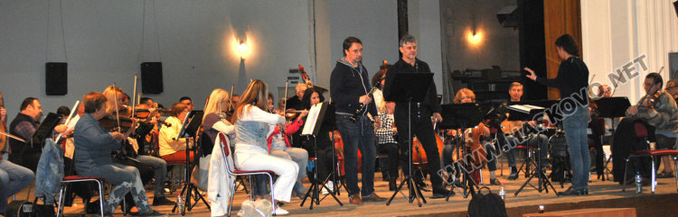 В Световния ден на музиката: виртуозни кларинет, кавал и три оркестъра на сцената на Хасково