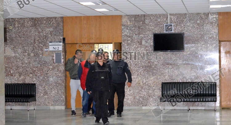 Задържаните край границата с контрабандни цигари за близо 200 бона остават за постоянно в ареста