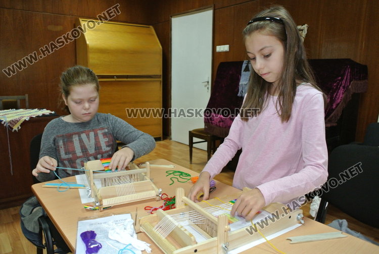 Шарени черги изтъкаха децата в Музея