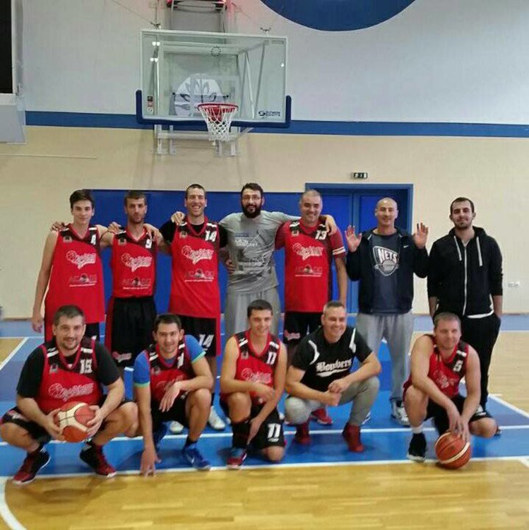 "Фаворит" с първи мач за сезона в Националната аматьорска лига по баскетбол