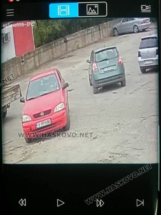 Наети за поръчков палеж изнудват жертвата за пари, арестуваха ги 