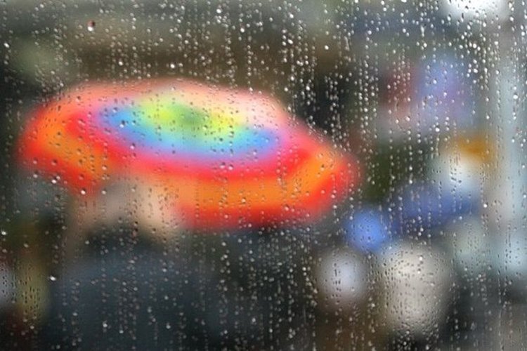 Жълт код за повече дъжд в първия ден от октомври