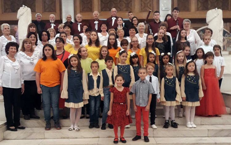 Теодора и Михаил Евтимови с призови места в конкурса „Нови гласове и песни”