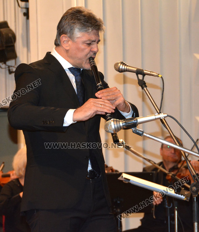 Три оркестъра и двама виртуози на бис в читалище „Заря“