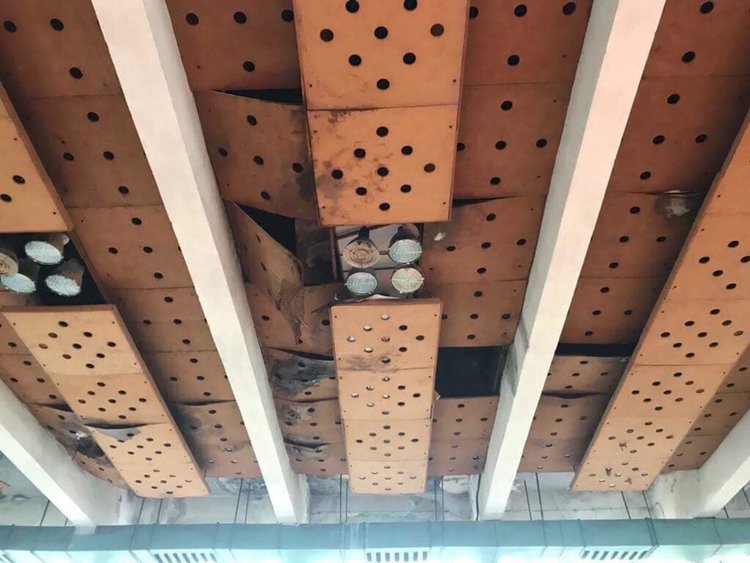 Таванът на зала „Арпезос“ падна, за малко не пострада легендата Невен Нешев